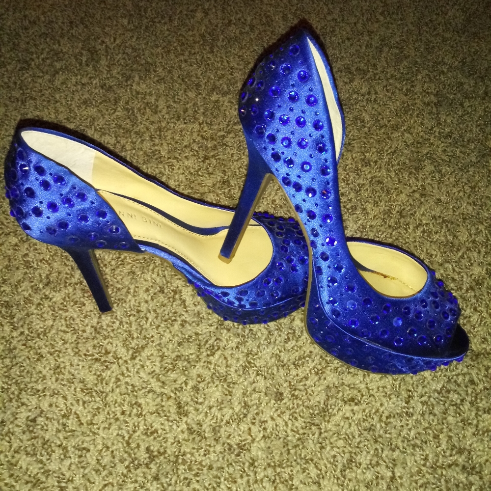 Royal Gianni Bini Heels